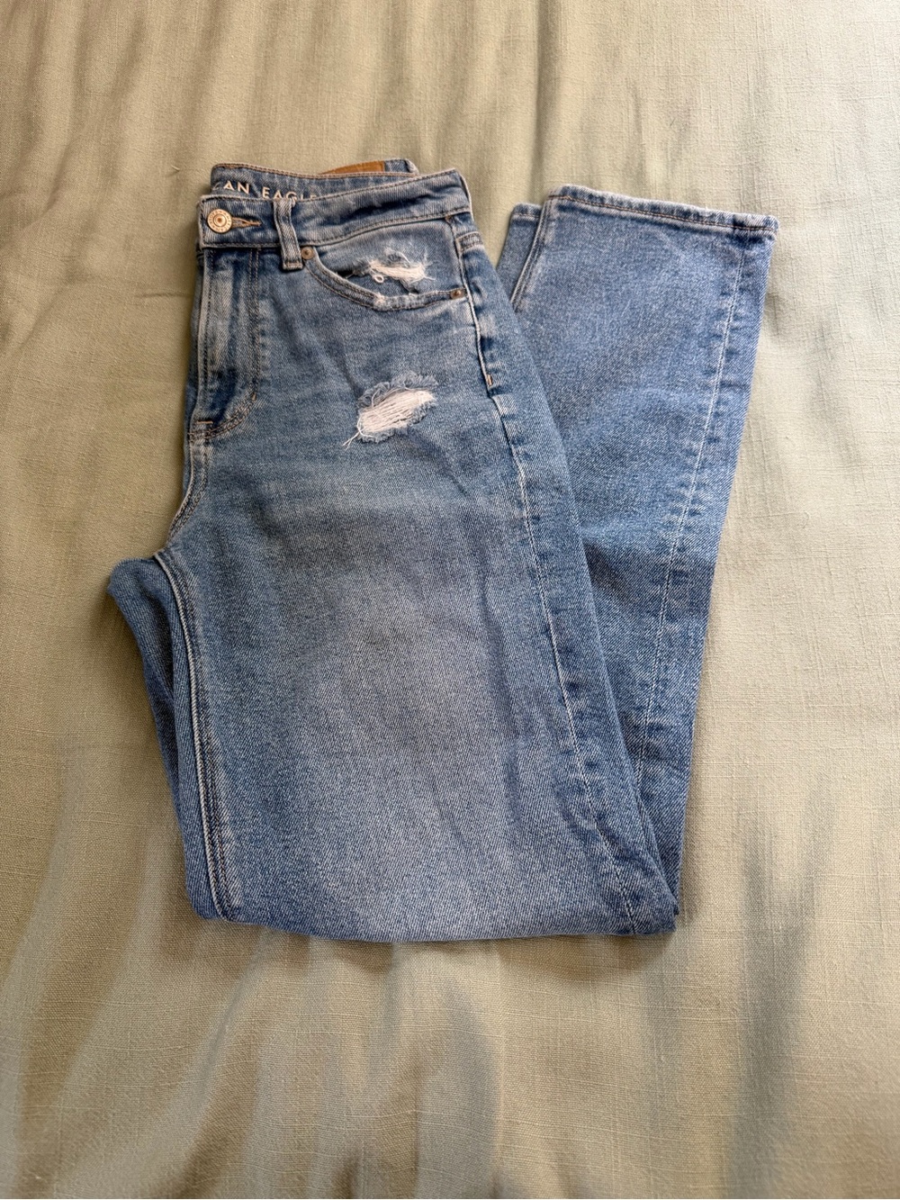 American Eagle Outfitters Light Blue Distressed Women’s Jeans